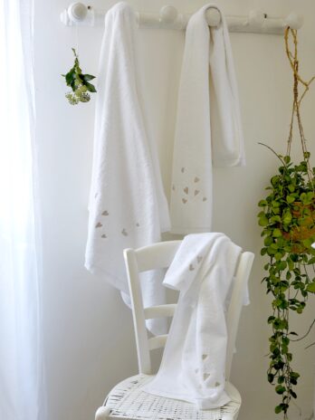 Bath Linen Set: Embroidered Hearts