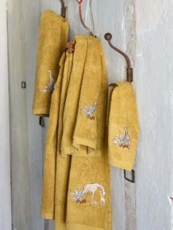 Bath Linen Set: Oasis Embroidered Bath Towels